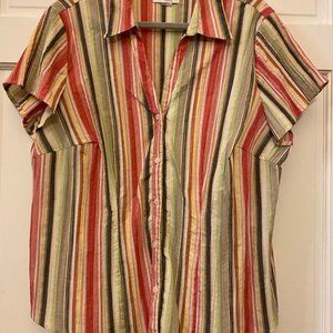 Dressbarn Women's blouse / Top button down V-neck opening Size 18/ 20